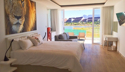 Suite estudio ejecutiva, vistas al mar, frente a la playa