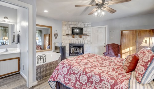 Habitación romántica (Texas Romance (stairs to access))
