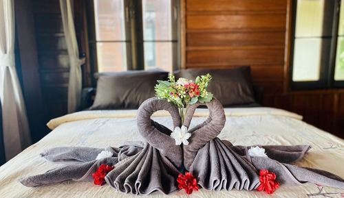 Deluxe Wooden Sea View Room