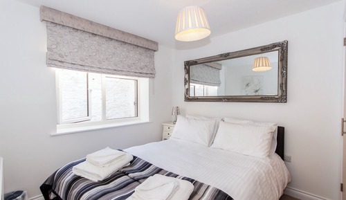 1 bed - Drake's Den