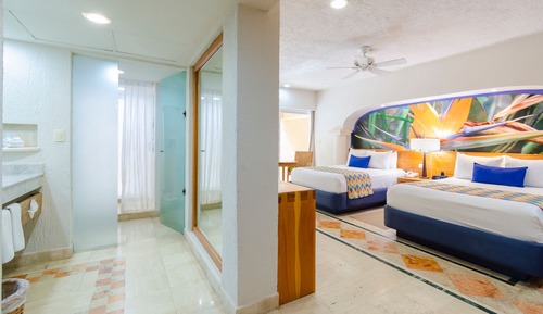 Habitación Deluxe, 2 camas dobles, vistas parciales al mar