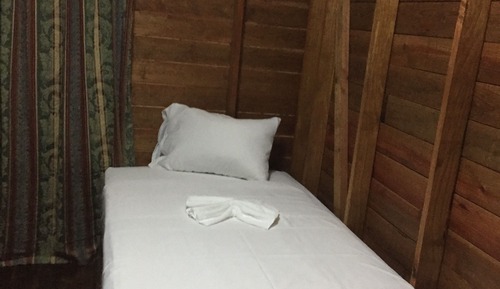 Habitación básica con 1 cama doble o 2 individuales