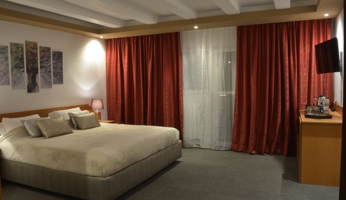 Habitación Deluxe doble, varias camas, no fumadores, vistas a la montaña