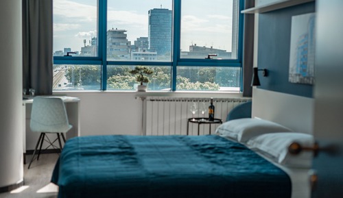 Habitación con 1 cama doble o 2 individuales, vistas a la ciudad