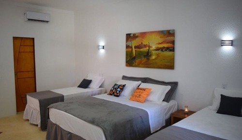 Suite, vistas a la piscina, planta baja