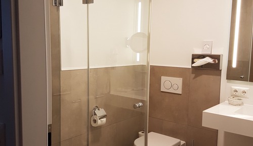 Habitación triple Confort, 1 cama de matrimonio grande con sofá cama, no fumadores