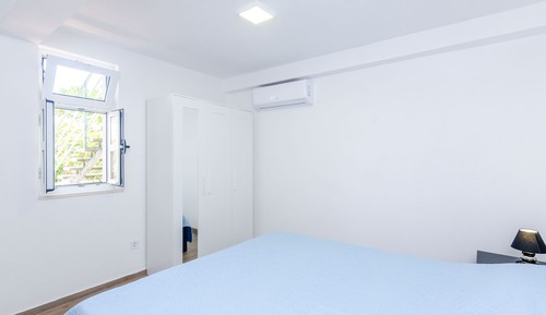 Apartamento (1 Bedroom Apt with Shared Terrace)