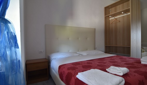 Apartamento, 2 habitaciones, balcón