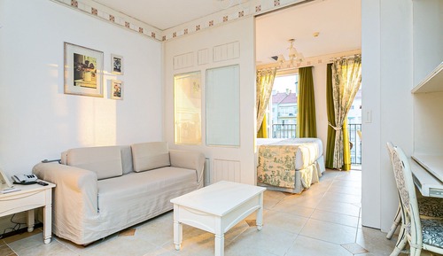Estudio Deluxe, vistas a la piscina