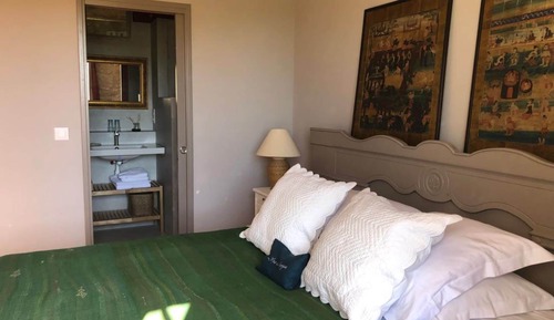 Habitación doble superior, vistas al jardín (Occitane)