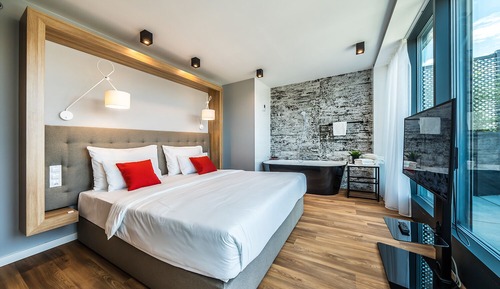 Corner Suite with Terrace and Jacuzzi