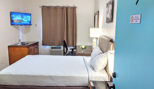 Habitación estándar, 1 cama doble, no fumadores, baño compartido (9)