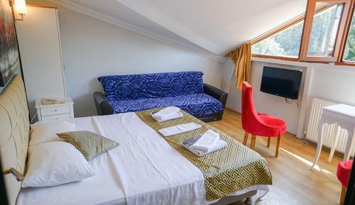 Deluxe Meydan Manzarali Oda