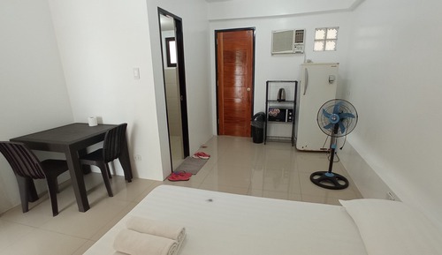 Estudio estándar, 1 cama de matrimonio, cocina básica, vistas al patio