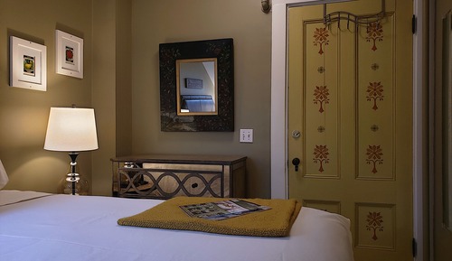 Queen Bed Room