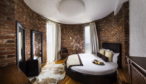 Suit Deluxe Muskat, Mountain View