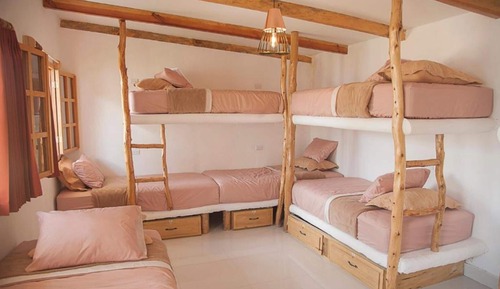 Dormitorio compartido, dormitorio mixto