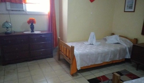 Habitación con 2 camas individuales