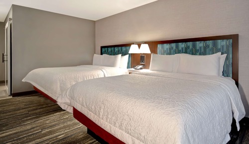 Habitación, 2 camas de matrimonio, frigorífico y microondas