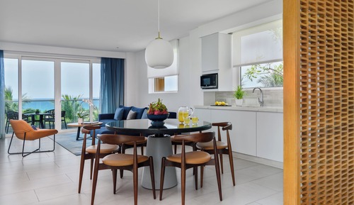 Suite, 2 habitaciones, terraza, frente a la playa (Pavilion, King Beds)