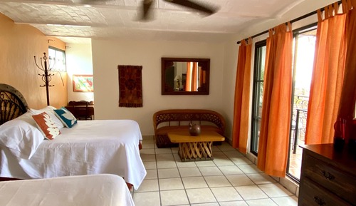 7 Las Bougainvilleas: 2 Queen beds