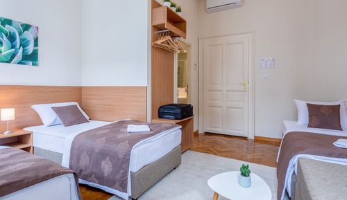 Habitación triple Confort, baño privado