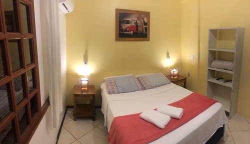 Room (15)