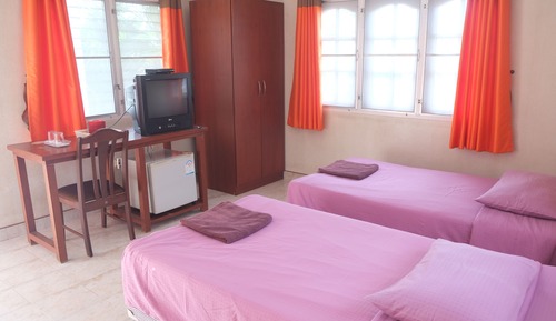 Habitación Confort con 1 cama doble o 2 individuales