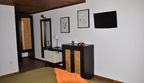Habitación superior con 1 cama doble o 2 individuales
