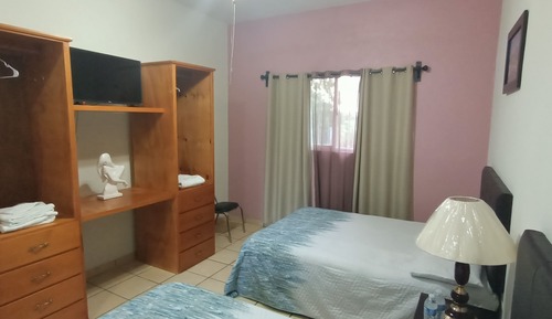 Habitación doble (Room 1)