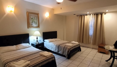 Habitación doble (Room 5)