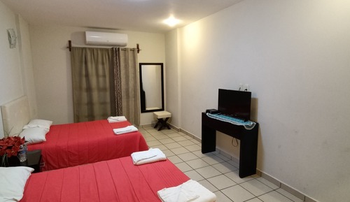 Habitación doble (Room 8)