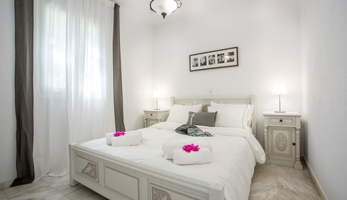 Suite, vistas parciales al mar