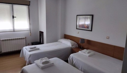 Habitación triple, baño privado