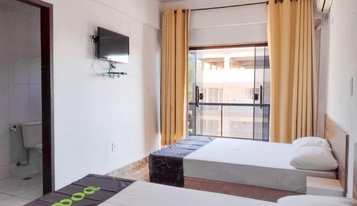 Habitación triple estándar, balcón