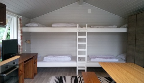 Cabin (3)