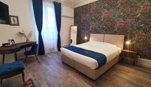 Suite (5)