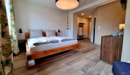 Casa superior, baño privado, vistas al jardín (9-Zimmer Denkmal-Haus)