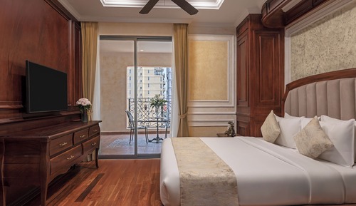 Anik Premier Suite