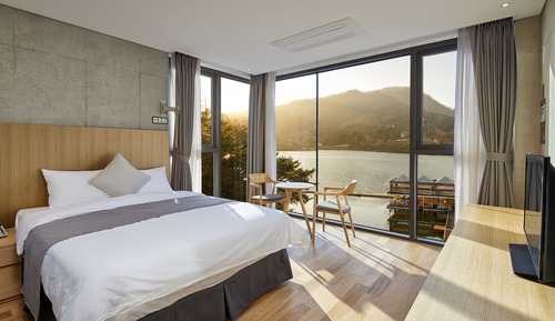 Habitación estándar doble, 1 cama de matrimonio, vistas al lago