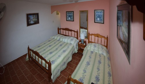 Habitación tradicional con 1 cama doble o 2 individuales