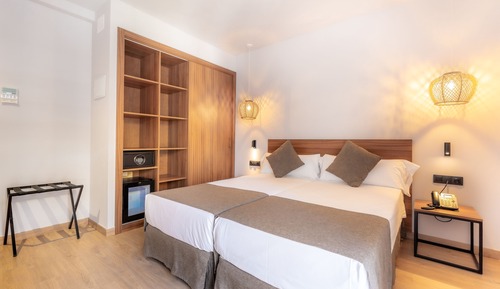 Habitación estándar doble, balcón