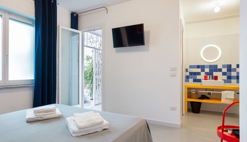 Habitación, balcón, vistas a la montaña (Room 02)