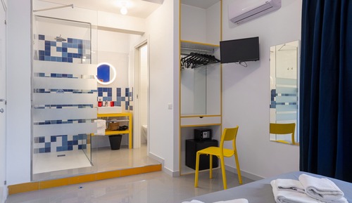 Habitación, balcón, vistas a la montaña (Room 01)