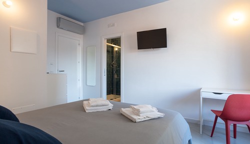 Habitación, vistas a la ciudad (Room 04)