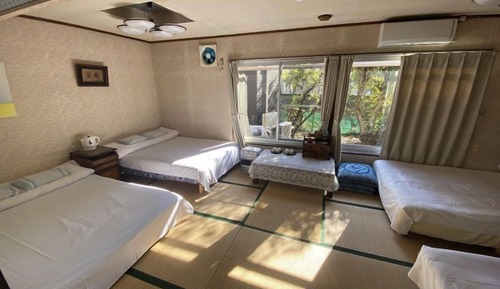 Habitación estándar, baño compartido (Family, for 6 Guests)