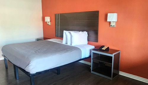 Habitación individual básica, 1 cama de matrimonio grande, no fumadores, frigorífico y microondas