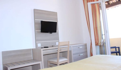 Habitación doble, vistas al mar, en la zona del jardín