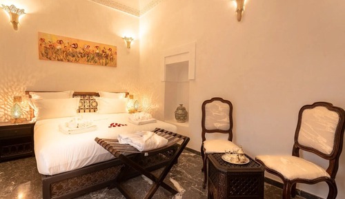 Habitación de lujo doble, 1 cama de matrimonio, bañera, planta baja (03 BAB BOKKALA)