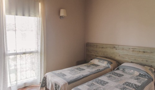Habitación con 2 camas individuales